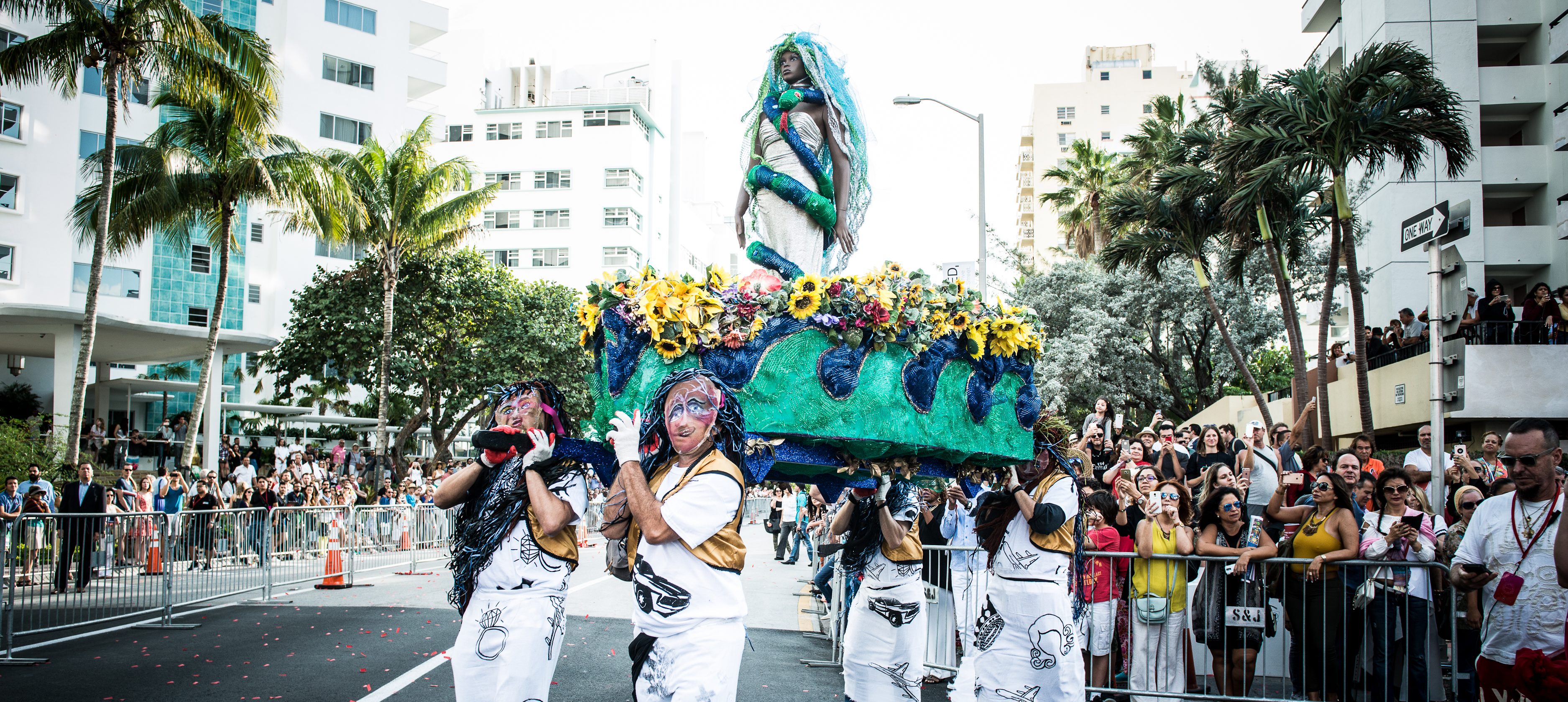 Carnival Arts, Siren Song. Photo Jorge Miño, courtesy Faena Art